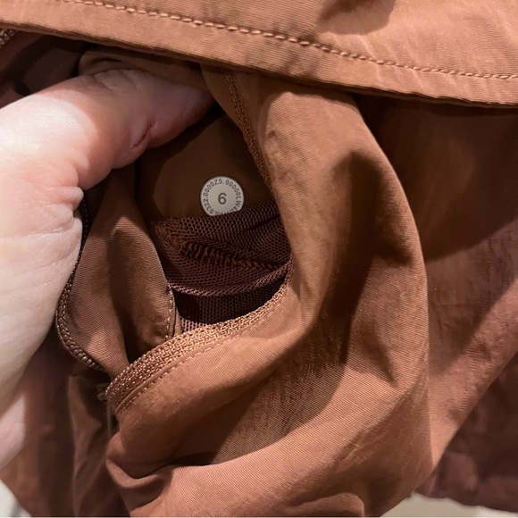 lululemon athletica Always Effortless Jacket Roasted Brown Size 6 - Picture 5 of 9